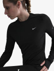Nike Swift Dri-Fit Kadın Siyah T-Shirt Nike Swift Dri-Fit Kadın Siyah T-Shirt