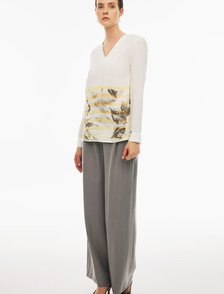 Allens Regular Fit V-Yaka Ekru Renk Kadın Bluz Allens Regular Fit V-Yaka Ekru Renk Kadın Bluz