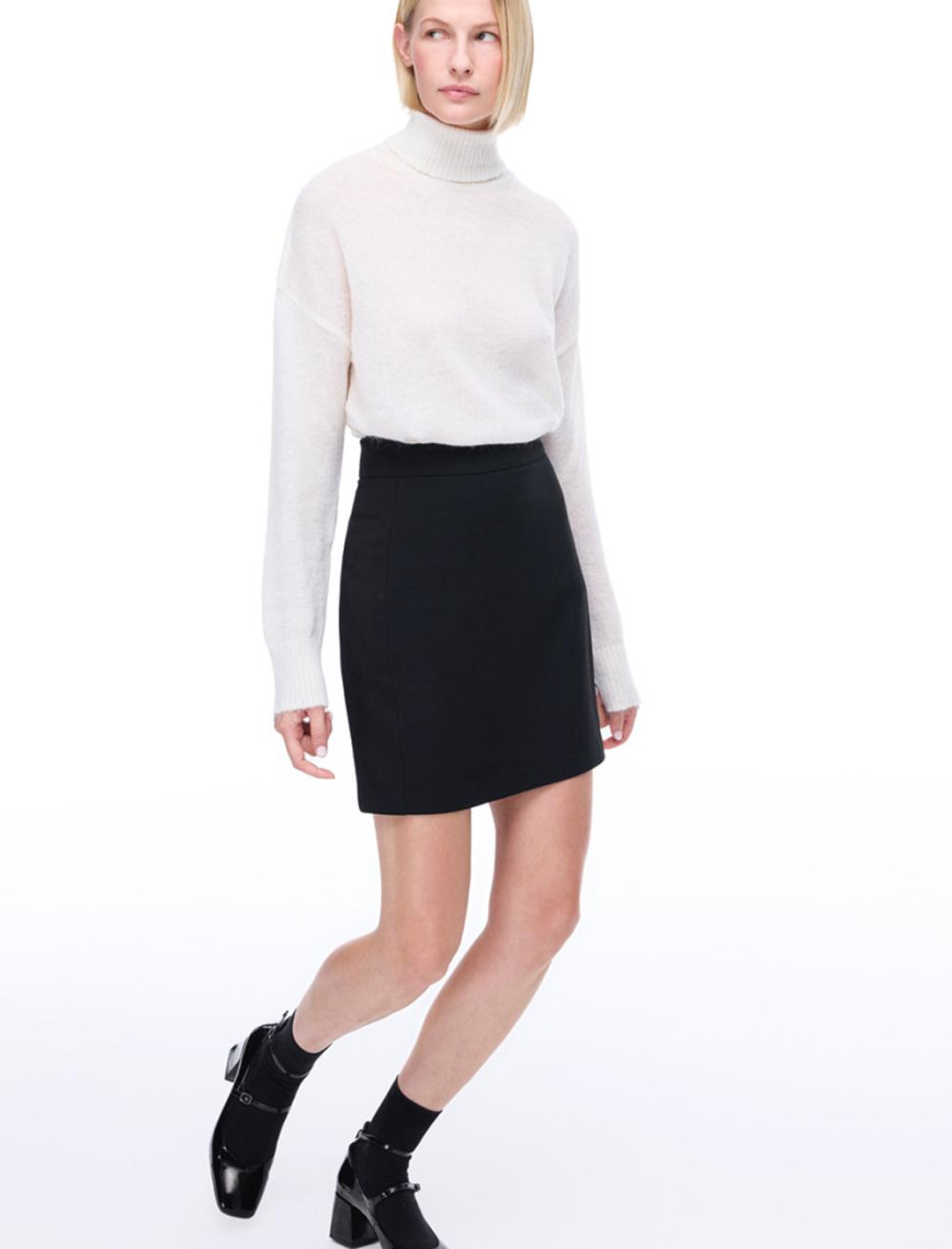 Seras Regular Fit Diz Üstü Siyah Etek Seras Regular Fit Diz Üstü Siyah Etek