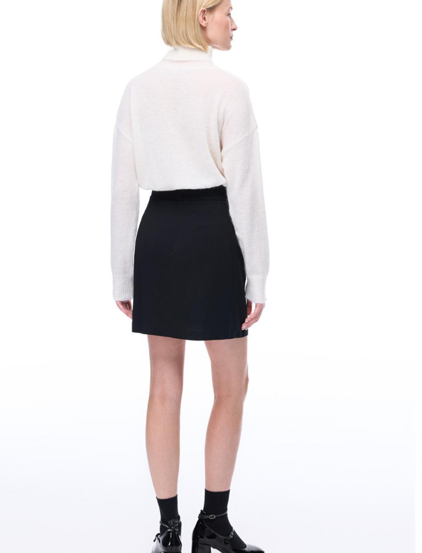 Seras Regular Fit Diz Üstü Siyah Etek Seras Regular Fit Diz Üstü Siyah Etek