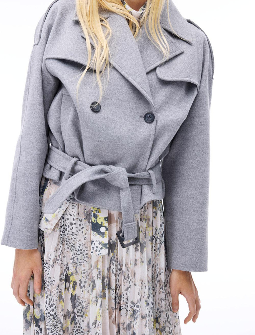 Sensorial Rahat Kalıp Kısa Boy Takma Kol Erkek Yaka Gri Melanj Renk Kadın Kaban Sensorial Rahat Kalıp Kısa Boy Takma Kol Erkek Yaka Gri Melanj Renk Kadın Kaban