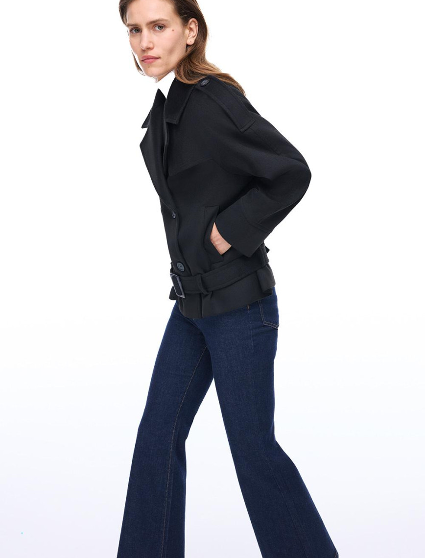 Sensorial Rahat Kalıp Kısa Boy Takma Kol Erkek Yaka Siyah Kaban Sensorial Rahat Kalıp Kısa Boy Takma Kol Erkek Yaka Siyah Kaban