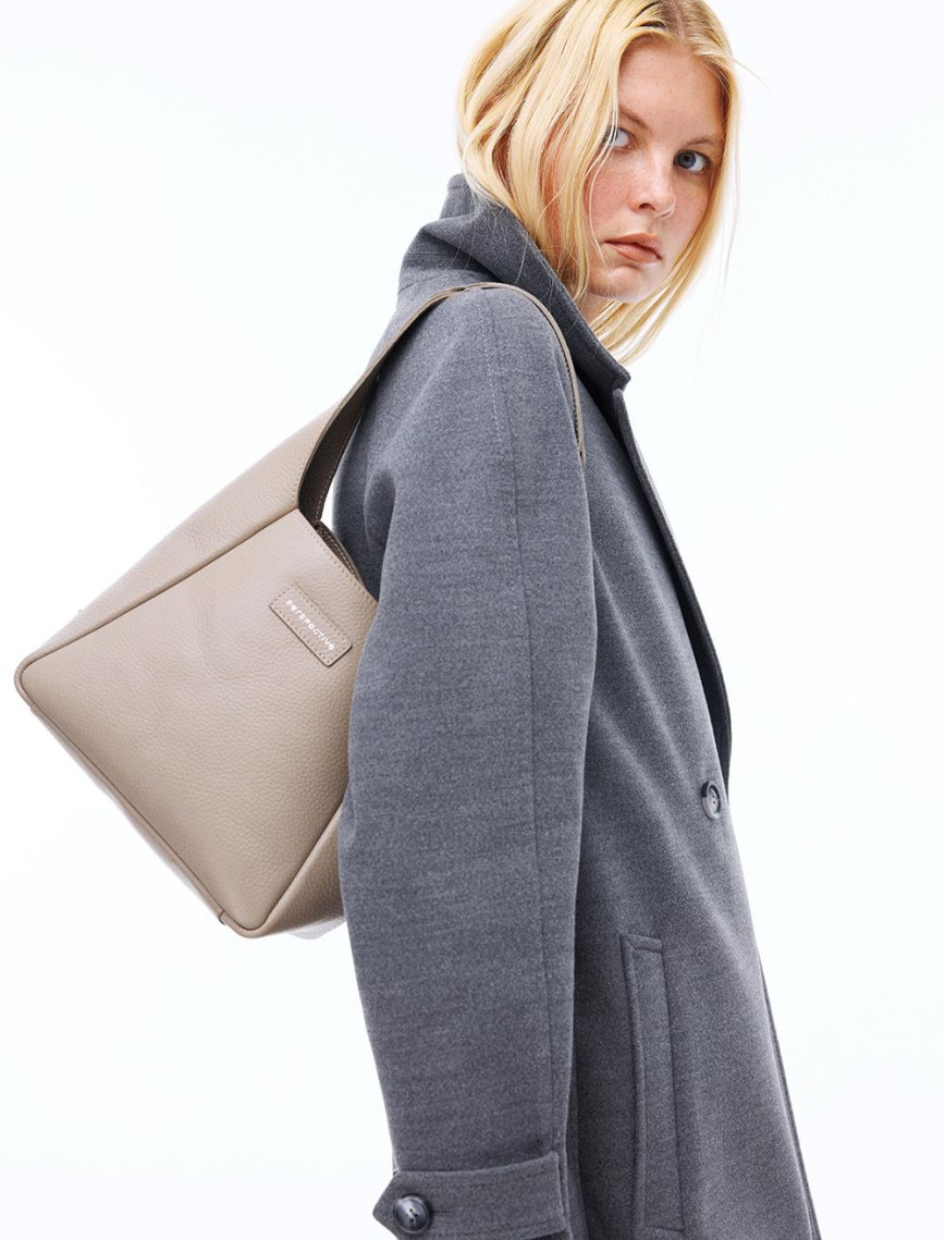 Mona Regular Fit Midi Boy Takma Kol Erkek Yaka Devetuyu Kaban Mona Regular Fit Midi Boy Takma Kol Erkek Yaka Devetuyu Kaban