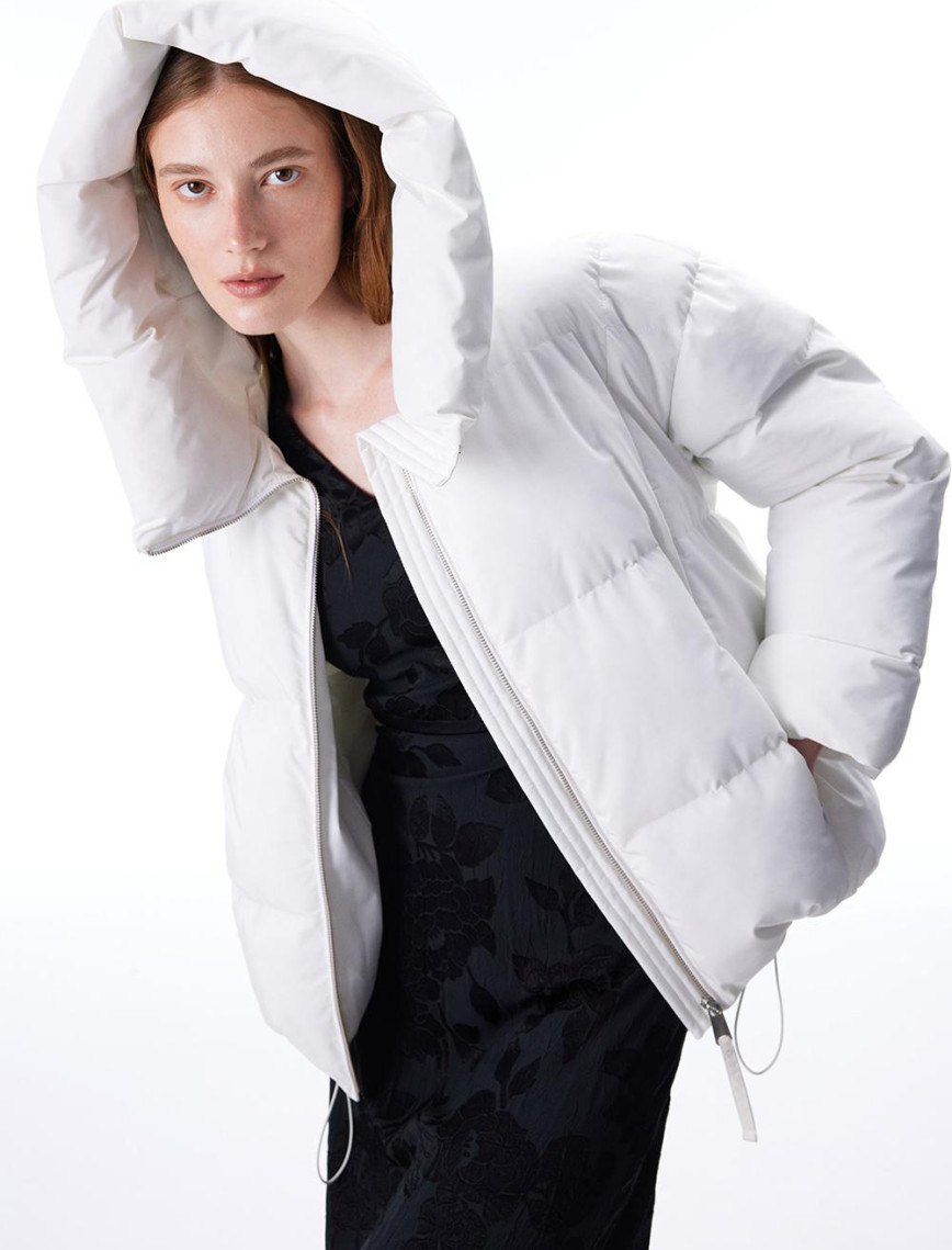 Awans Rahat Kalıp Kısa Boy Düşük Kollu Kapüşonlu Beyaz Mont Awans Rahat Kalıp Kısa Boy Düşük Kollu Kapüşonlu Beyaz Mont