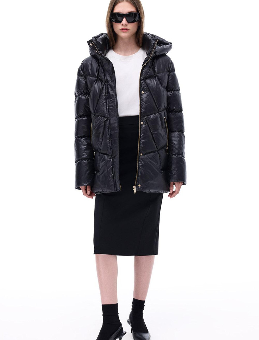 Aurens Rahat Kalıp Diz Üstü Düşük Kollu Hakim Yaka Siyah Mont Aurens Rahat Kalıp Diz Üstü Düşük Kollu Hakim Yaka Siyah Mont