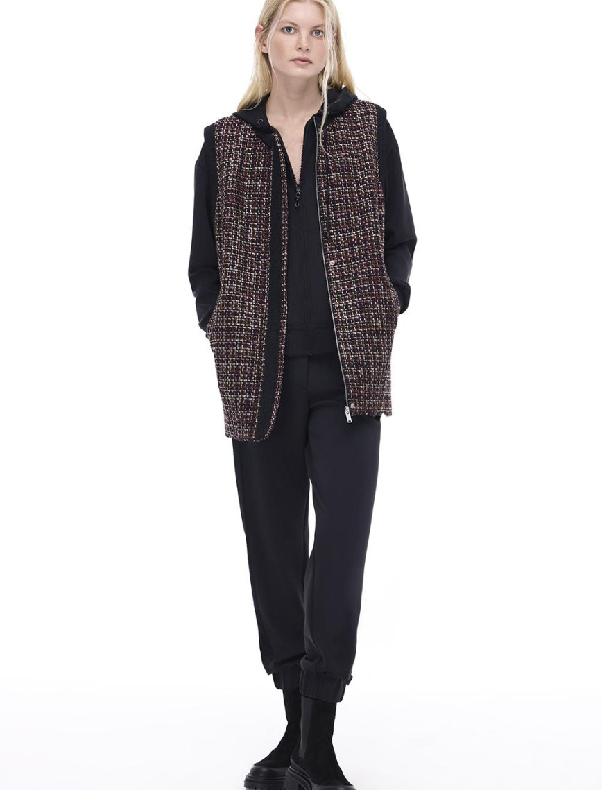 Aidias Regular Fit Standart Boy Sıfır Kol Bisiklet Yaka Siyah Yelek Aidias Regular Fit Standart Boy Sıfır Kol Bisiklet Yaka Siyah Yelek