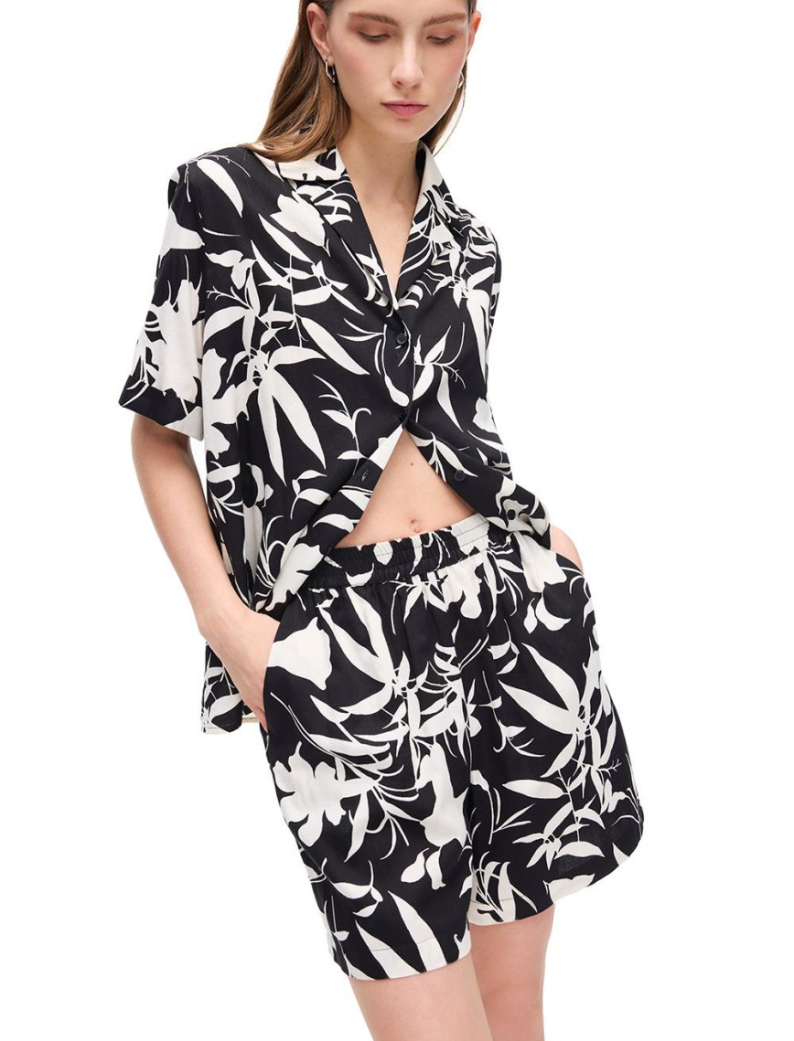 Siyah Beyaz Resort Rahat Kalıp Kısa Kol Gömlek Siyah Beyaz Resort Rahat Kalıp Kısa Kol Gömlek