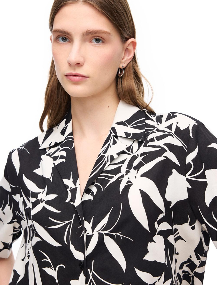 Siyah Beyaz Resort Rahat Kalıp Kısa Kol Gömlek Siyah Beyaz Resort Rahat Kalıp Kısa Kol Gömlek