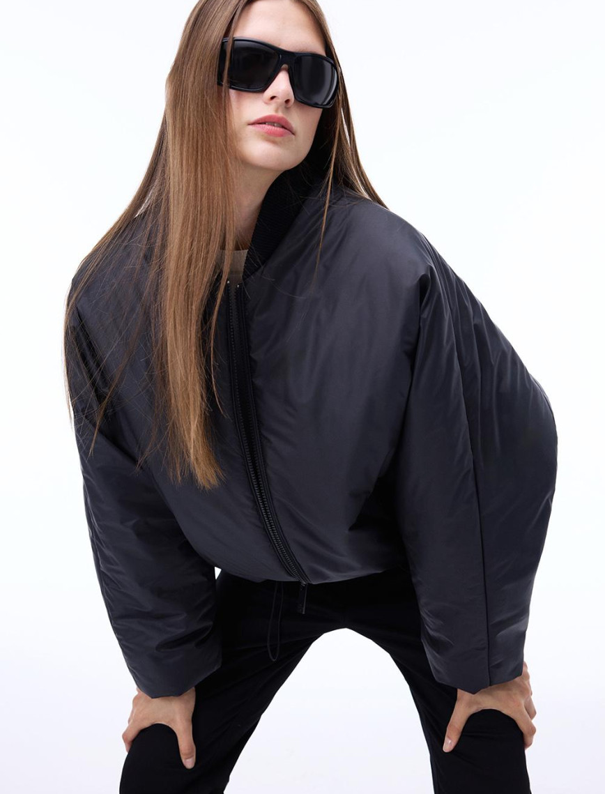 Awans Rahat Kalıp Standart Boy Düşük Kollu Bisiklet Yaka Siyah Mont Awans Rahat Kalıp Standart Boy Düşük Kollu Bisiklet Yaka Siyah Mont