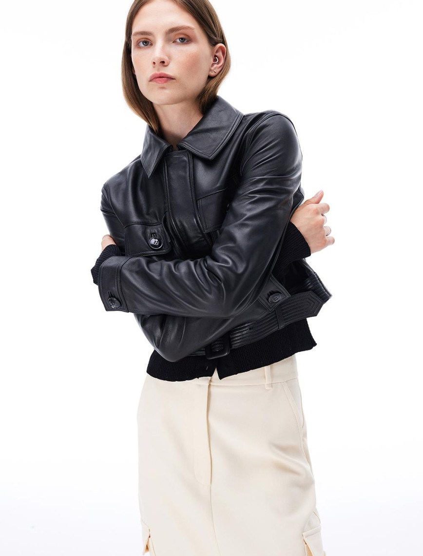 Aurens Slim Fit Kısa Boy Takma Kol Gömlek Yaka Siyah Ceket Aurens Slim Fit Kısa Boy Takma Kol Gömlek Yaka Siyah Ceket