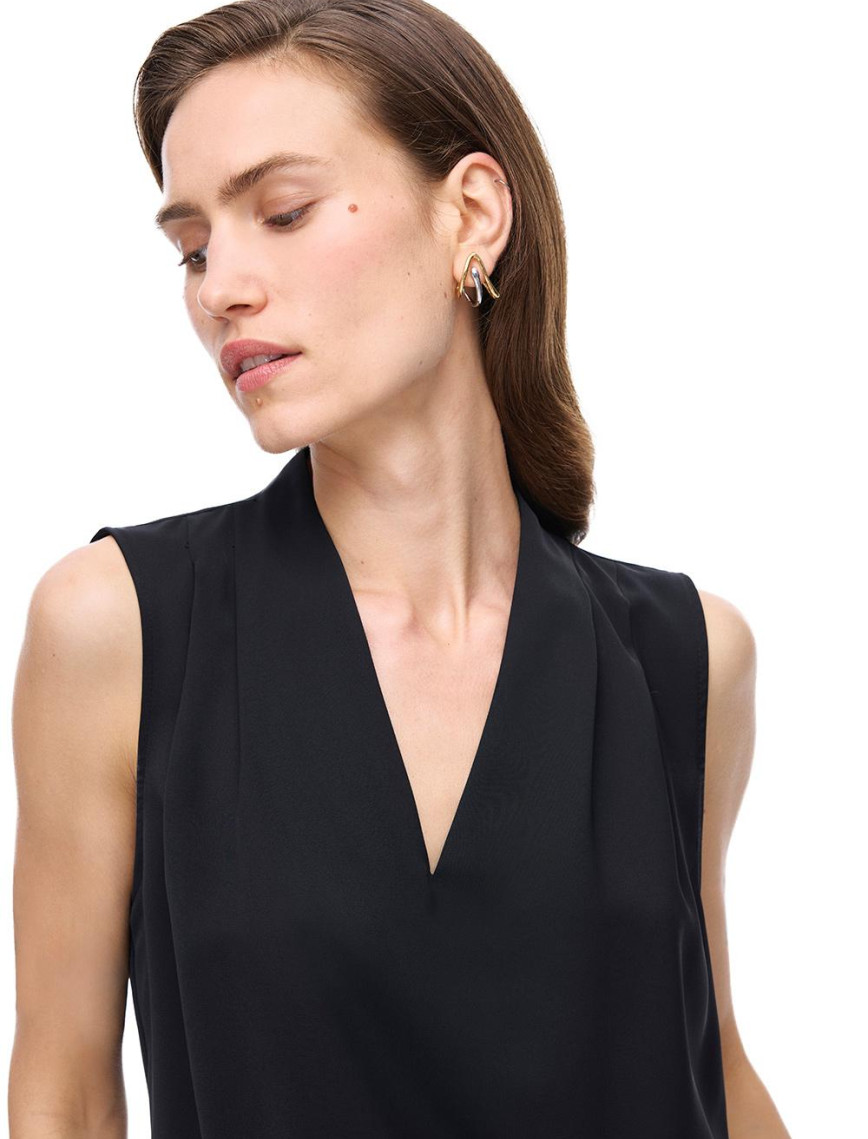 Farewell Regular Fit Sıfır Kol V-Yaka Siyah Renk Kadın Bluz Farewell Regular Fit Sıfır Kol V-Yaka Siyah Renk Kadın Bluz