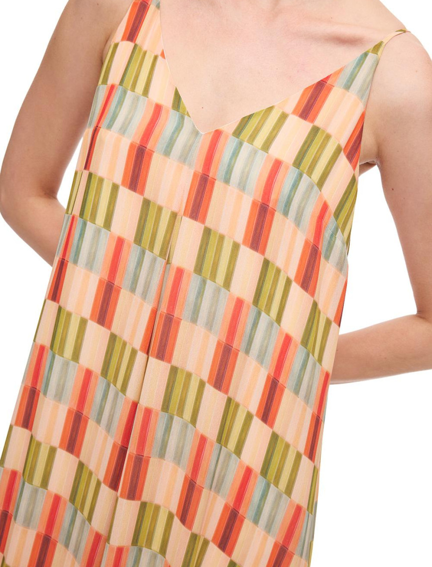 V-Yaka Askılı Geometrik Desenli Uzun Elbise V-Yaka Askılı Geometrik Desenli Uzun Elbise