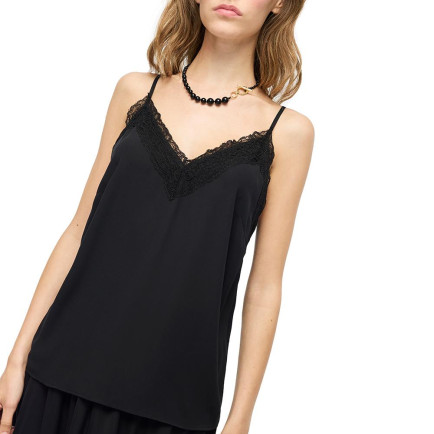 V-Yaka Dantel Detaylı Bluz V-Yaka Dantel Detaylı Bluz