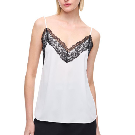 V-Yaka Dantel Detaylı Bluz V-Yaka Dantel Detaylı Bluz