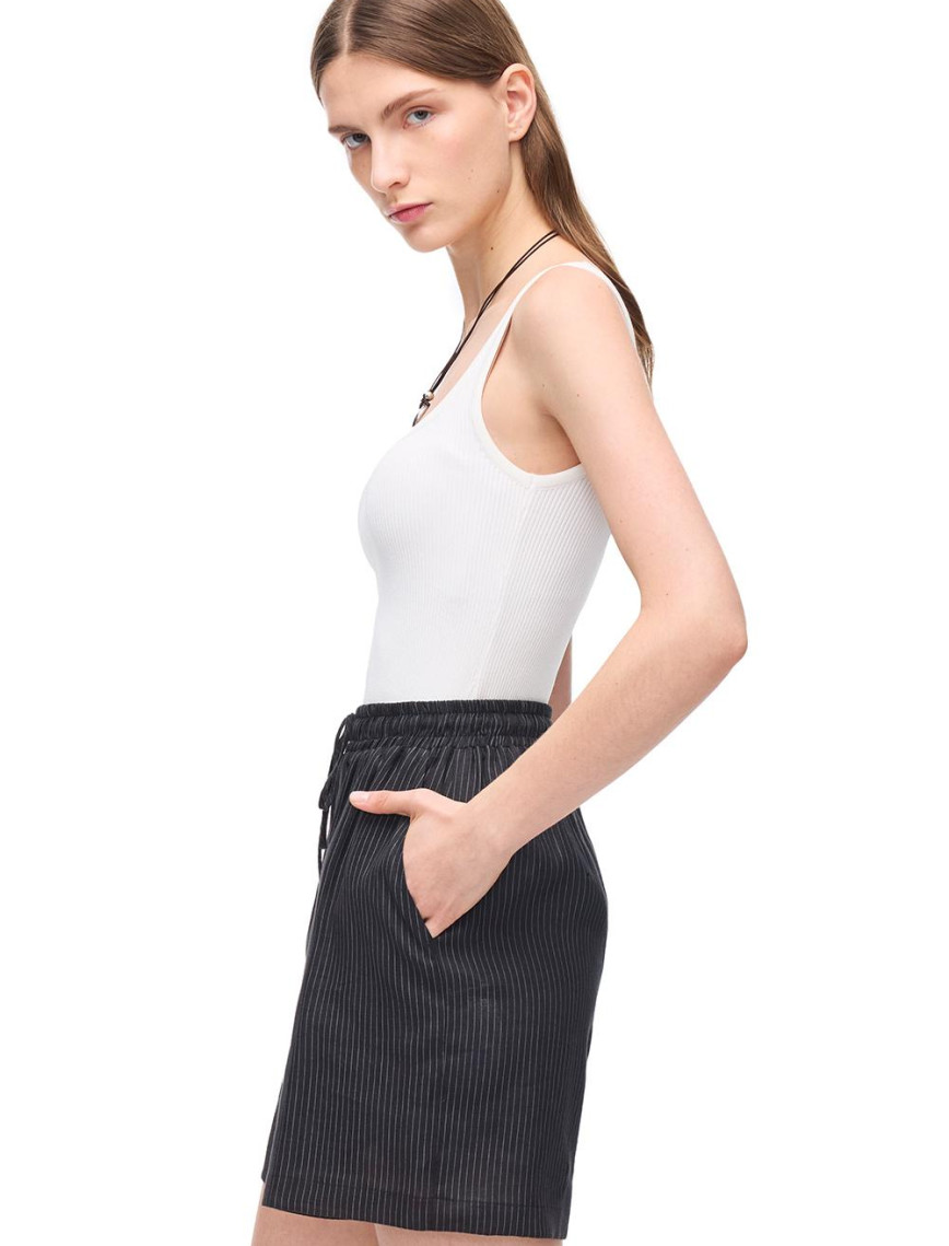 Siyah Gads Rahat Kalıp Yüksek Bel Kısa Boy Şort Siyah Gads Rahat Kalıp Yüksek Bel Kısa Boy Şort