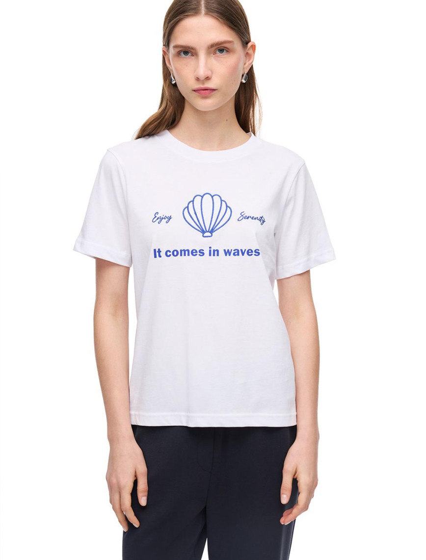 Nebula Beyaz Renk Regular Fit Bisiklet Yaka Tişört Nebula Beyaz Renk Regular Fit Bisiklet Yaka Tişört