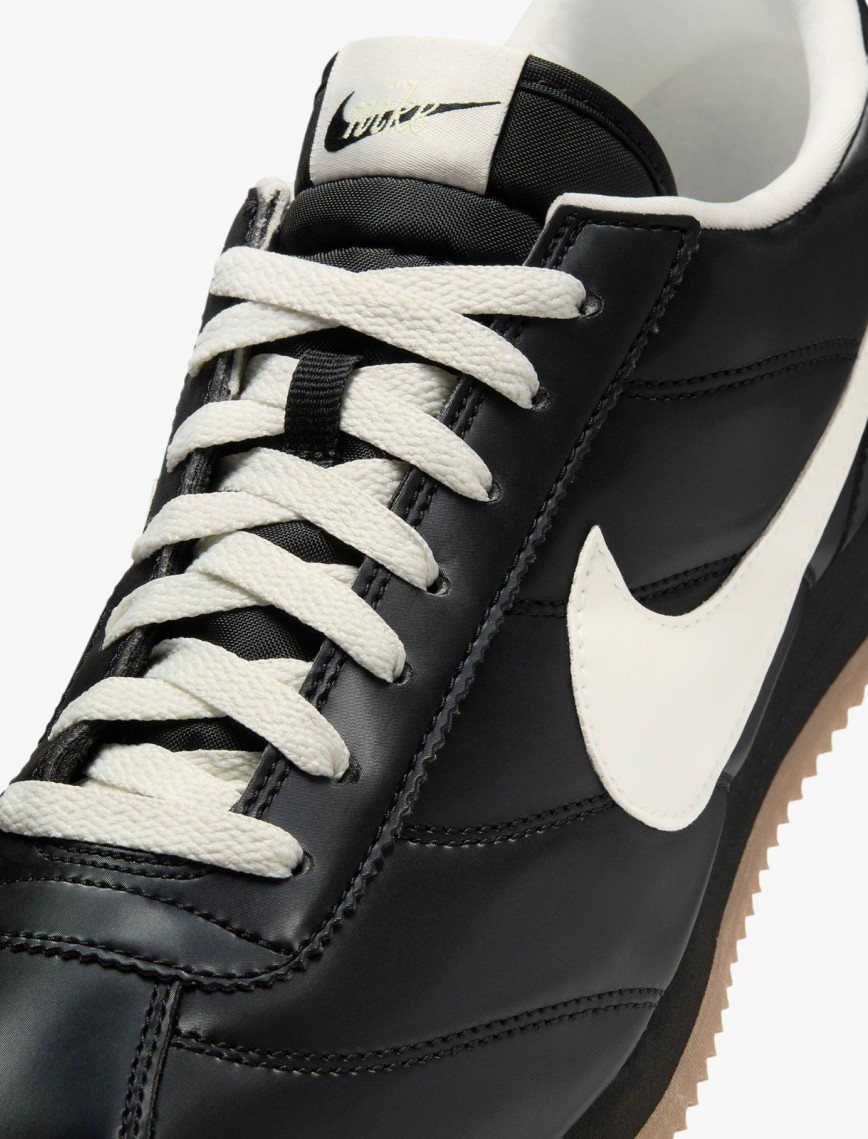 Nike Cortez SE Erkek Siyah Spor Ayakkabı Nike Cortez SE Erkek Siyah Spor Ayakkabı