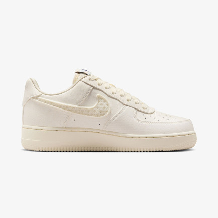 Nike Air Force 1 '07 LX Kadın Krem Rengi Spor Ayakkabı Nike Air Force 1 '07 LX Kadın Krem Rengi Spor Ayakkabı