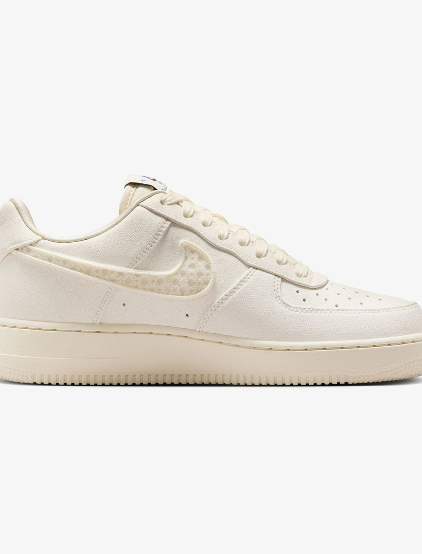 Nike Air Force 1 '07 LX Kadın Krem Rengi Spor Ayakkabı