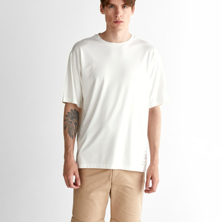 GANT Erkek Krem Relaxed Fit Bisiklet Yaka Logolu T-Shirt GANT Erkek Krem Relaxed Fit Bisiklet Yaka Logolu T-Shirt
