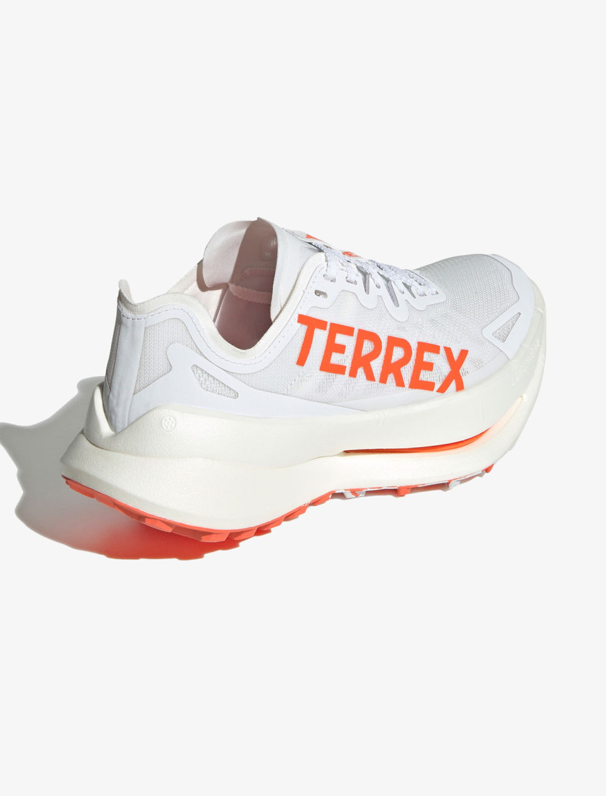 adidas Terrex Agravic Speed Ultra Kadın Beyaz Koşu Ayakkabısı adidas Terrex Agravic Speed Ultra Kadın Beyaz Koşu Ayakkabısı