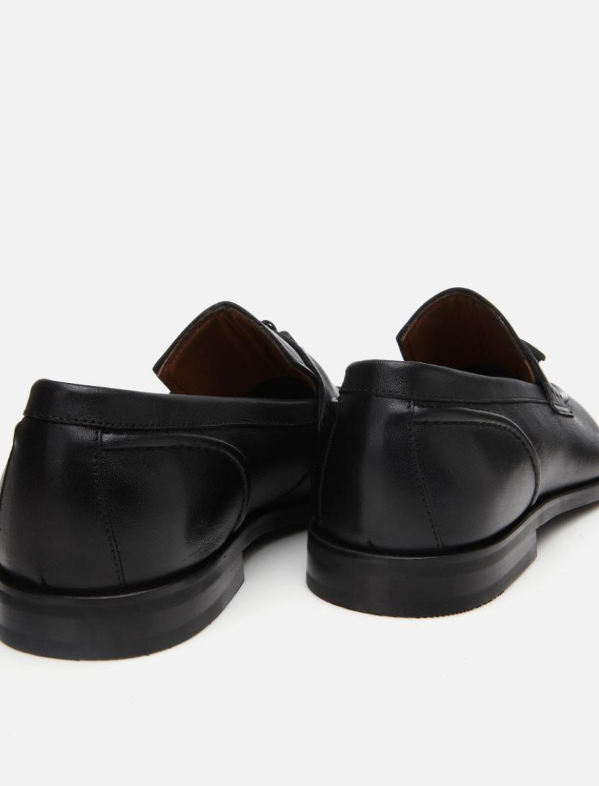 Erkek Deri Siyah Püskül Detaylı Klasik Loafer Erkek Deri Siyah Püskül Detaylı Klasik Loafer