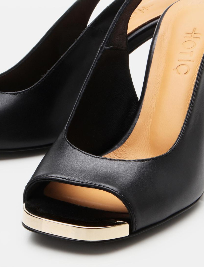 Kadın Deri Siyah Topuklu Sandalet Kadın Deri Siyah Topuklu Sandalet