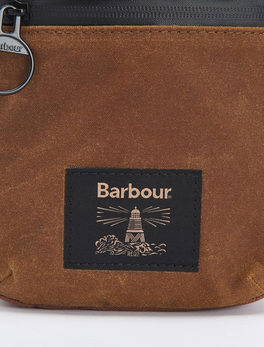 Barbour Field Yağlı Çapraz Askılı Çanta Barbour Field Yağlı Çapraz Askılı Çanta