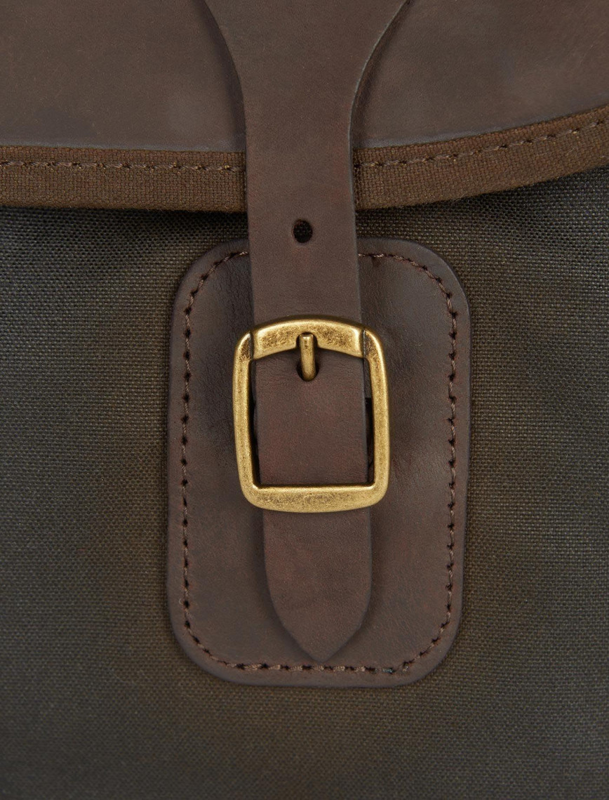 Barbour Yağlı Deri Tarras Postacı Çantası Barbour Yağlı Deri Tarras Postacı Çantası