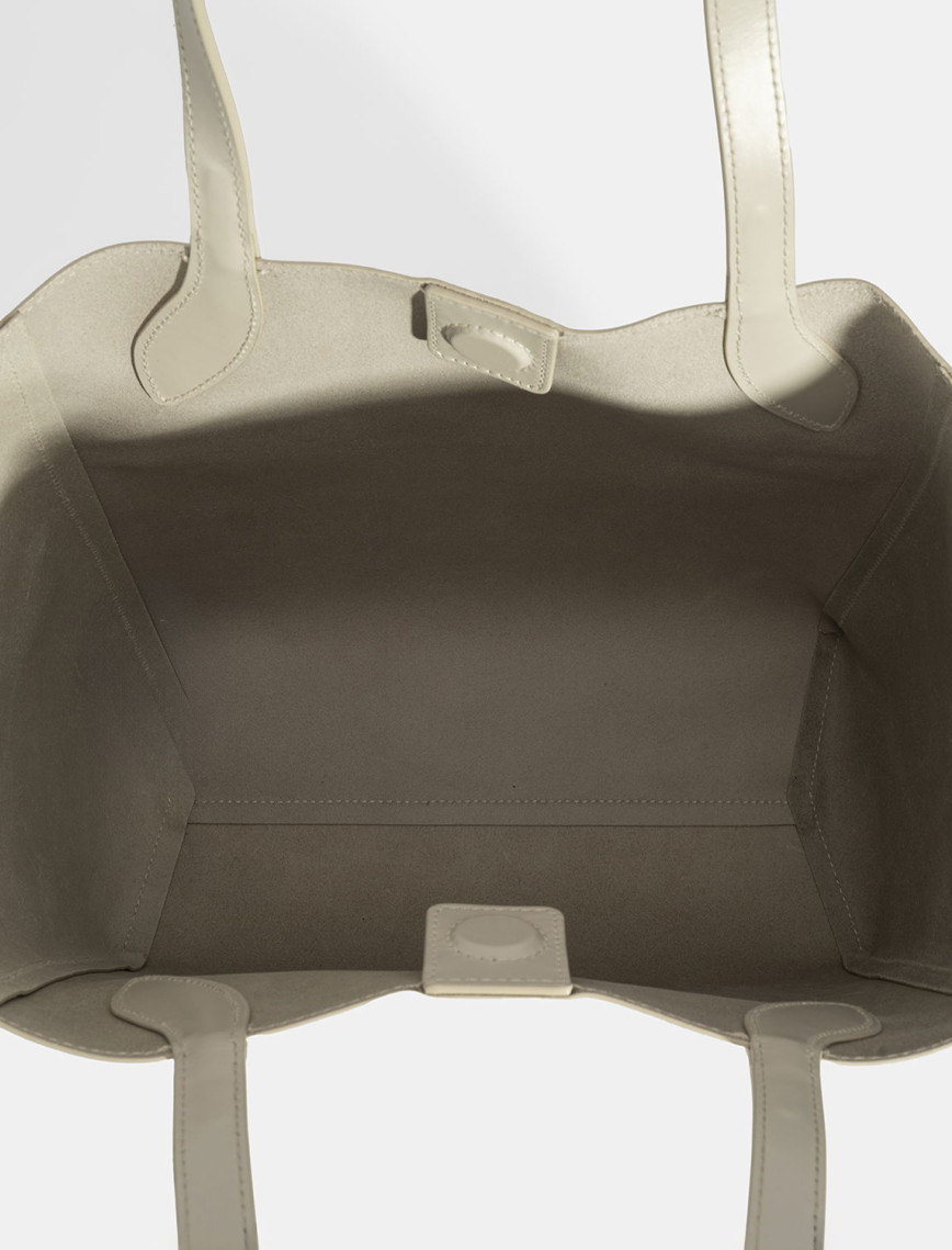 Kadın Beyaz Deri Omuz Çantası Kadın Beyaz Deri Omuz Çantası