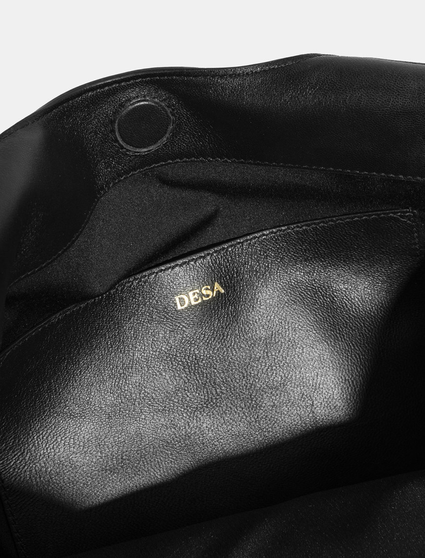 Kadın Siyah Monogram Baskılı Deri Omuz Çantası Kadın Siyah Monogram Baskılı Deri Omuz Çantası