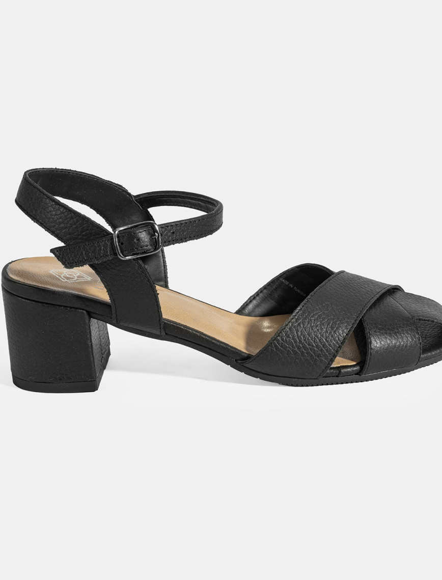 Kadın Siyah Ayarlanabilir Tokalı Deri Topuklu Sandalet Kadın Siyah Ayarlanabilir Tokalı Deri Topuklu Sandalet