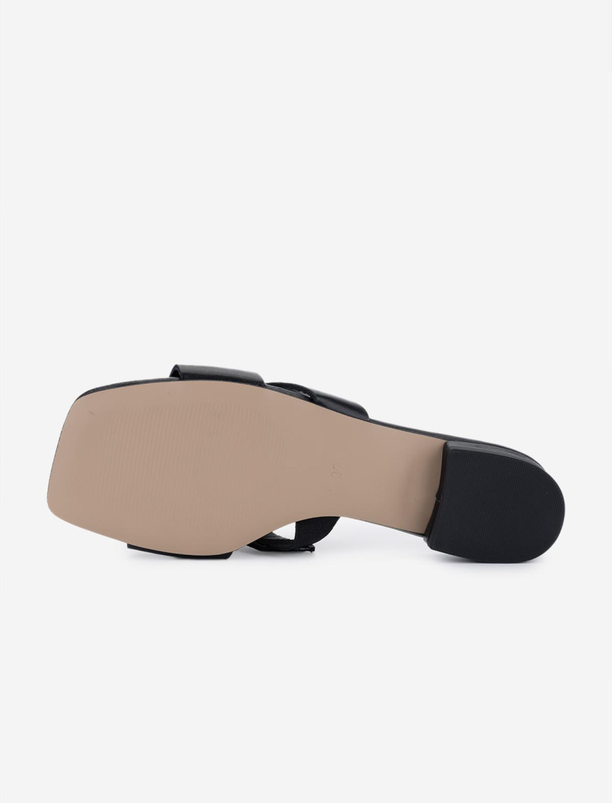 Valmenti Kadın Hakiki Deri Siyah Düz Terlik Valmenti Kadın Hakiki Deri Siyah Düz Terlik