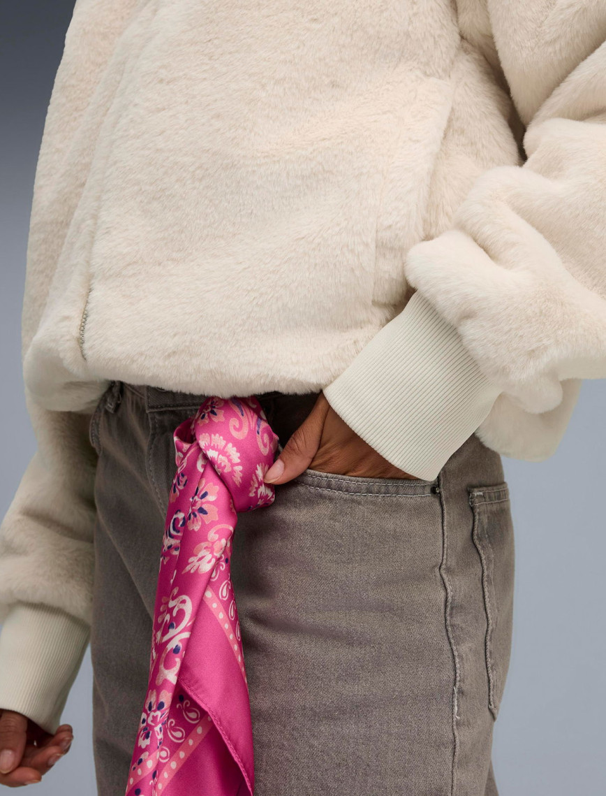 Puma Soft Fleece Kadın Siyah Ceket Puma Soft Fleece Kadın Siyah Ceket