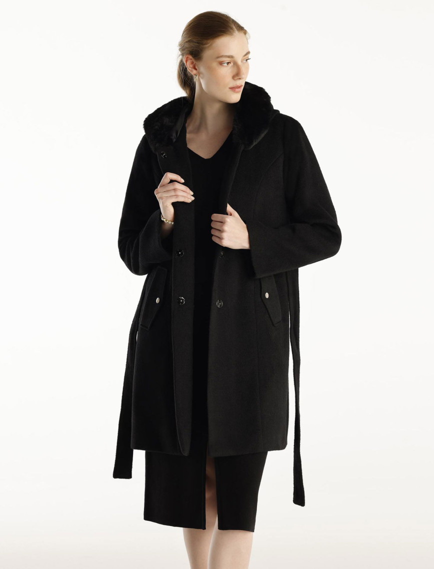 YARGICI Kapüşon Detaylı Palto YARGICI Kapüşon Detaylı Palto