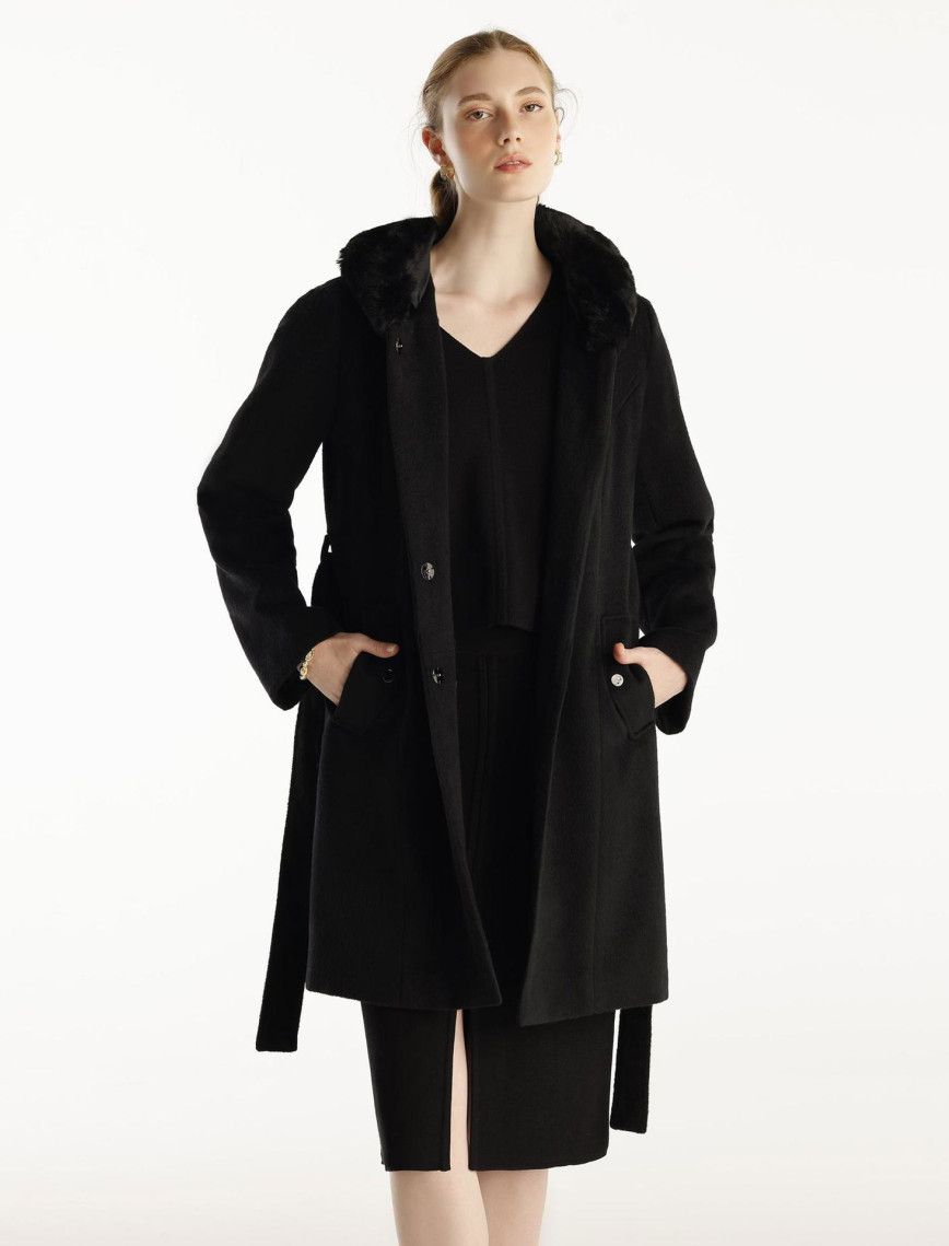 YARGICI Kapüşon Detaylı Palto YARGICI Kapüşon Detaylı Palto