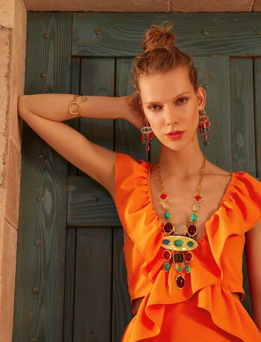 YARGICI Fırfırlı V Yaka Elbise YARGICI Fırfırlı V Yaka Elbise