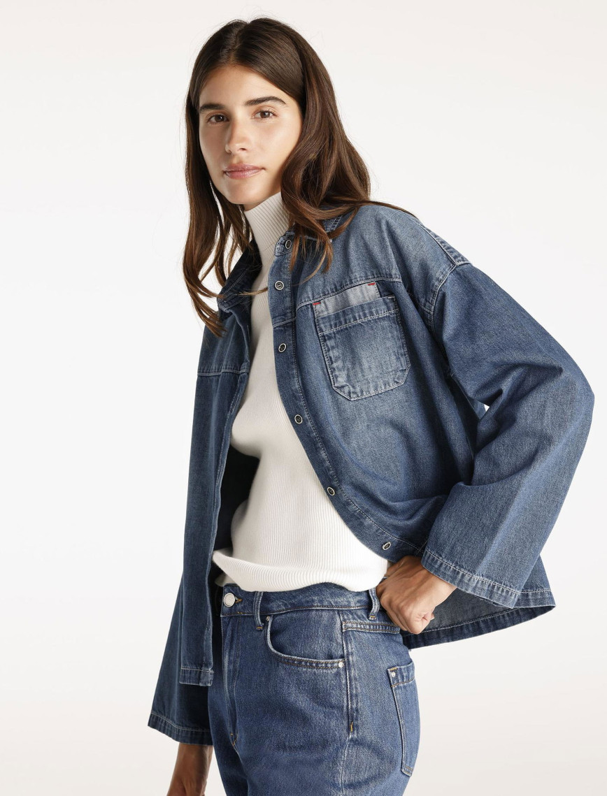 YARGICI Çift Cep Detaylı Denim Gömlek YARGICI Çift Cep Detaylı Denim Gömlek