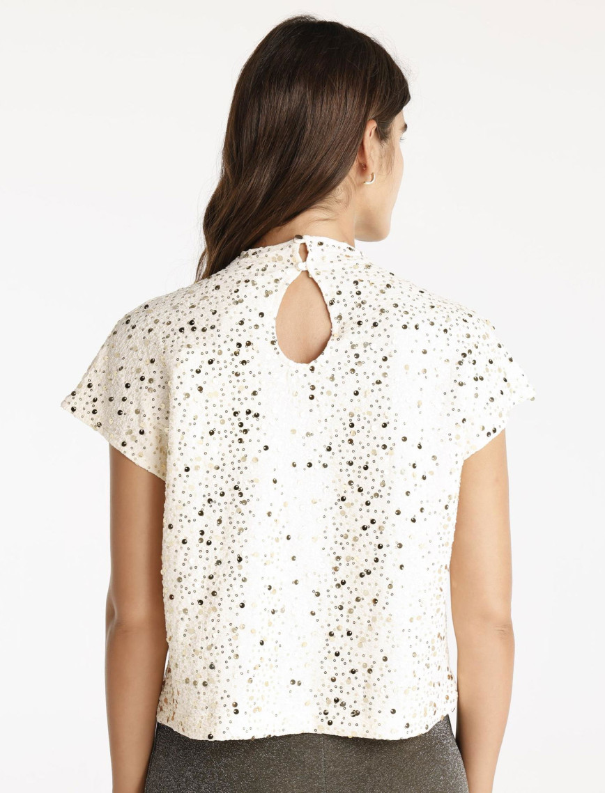 YARGICI Yüksek Yakalı Kolsuz T-Shirt YARGICI Yüksek Yakalı Kolsuz T-Shirt