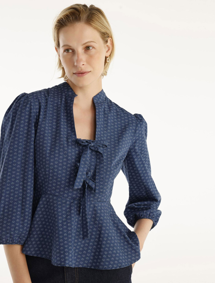 YARGICI Kurdele Detaylı Bluz YARGICI Kurdele Detaylı Bluz