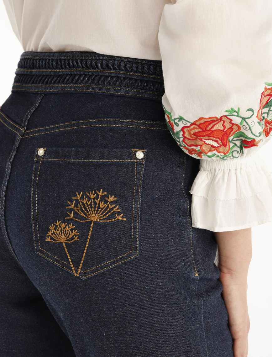 YARGICI Nakış Detaylı Yüksek Bel Denim Pantolon YARGICI Nakış Detaylı Yüksek Bel Denim Pantolon