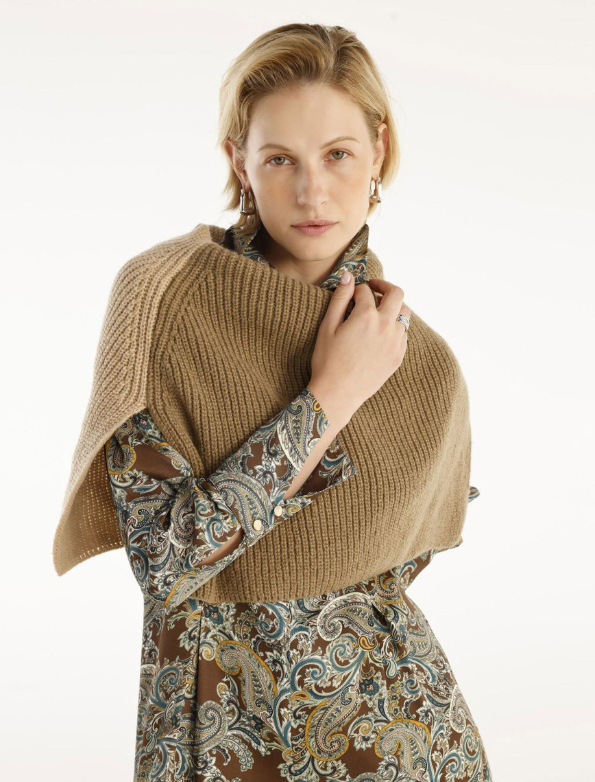 YARGICI Pensli Uzun Kollu Yakası Fermuarlı Elbise YARGICI Pensli Uzun Kollu Yakası Fermuarlı Elbise