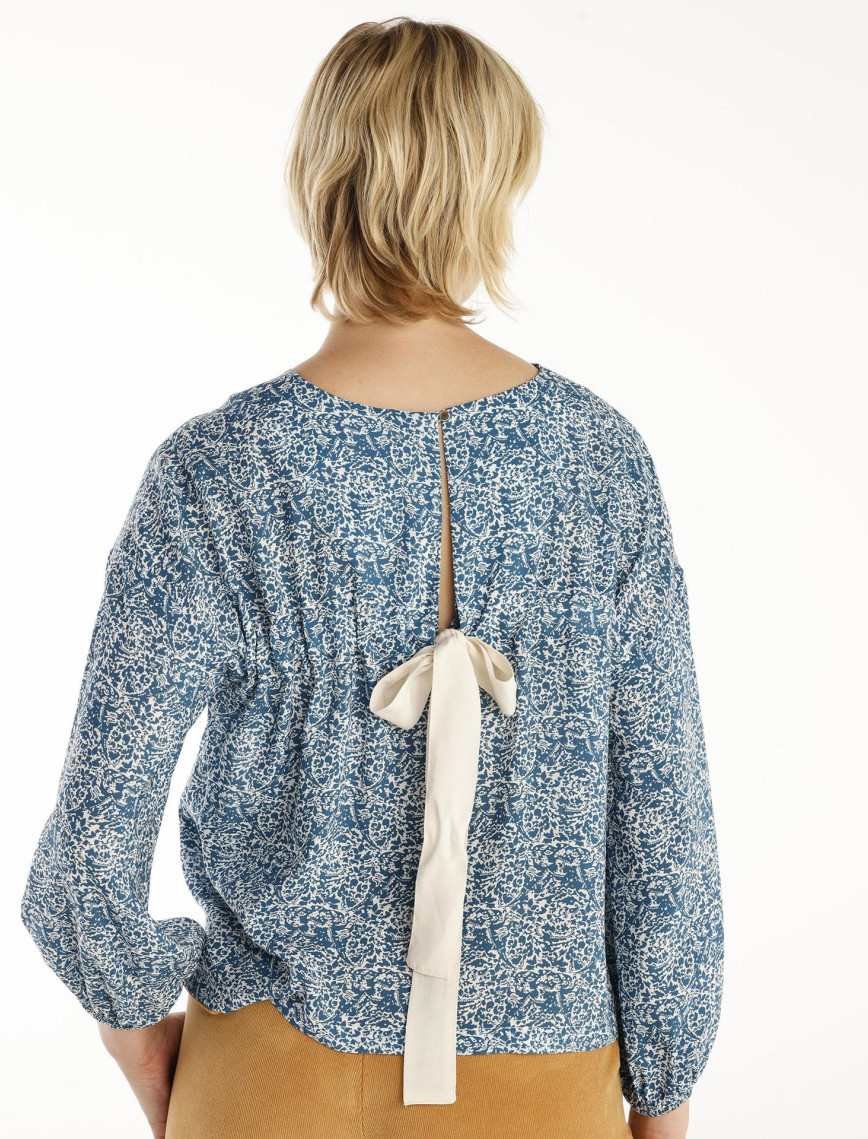 YARGICI Arka Detaylı Bluz YARGICI Arka Detaylı Bluz