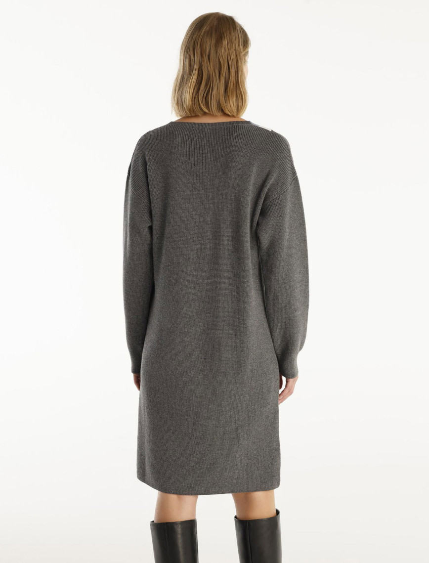 YARGICI V-Yakalı Triko Elbise YARGICI V-Yakalı Triko Elbise