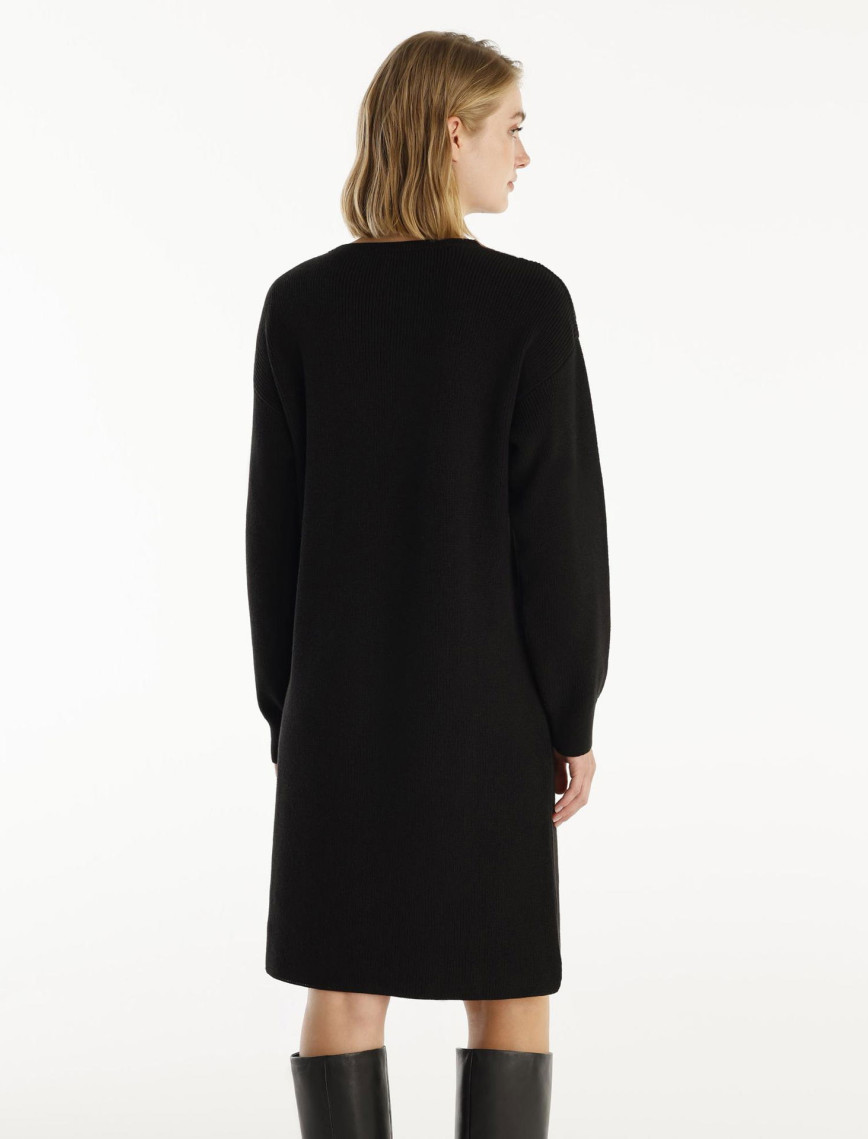 YARGICI V-Yakalı Triko Elbise YARGICI V-Yakalı Triko Elbise