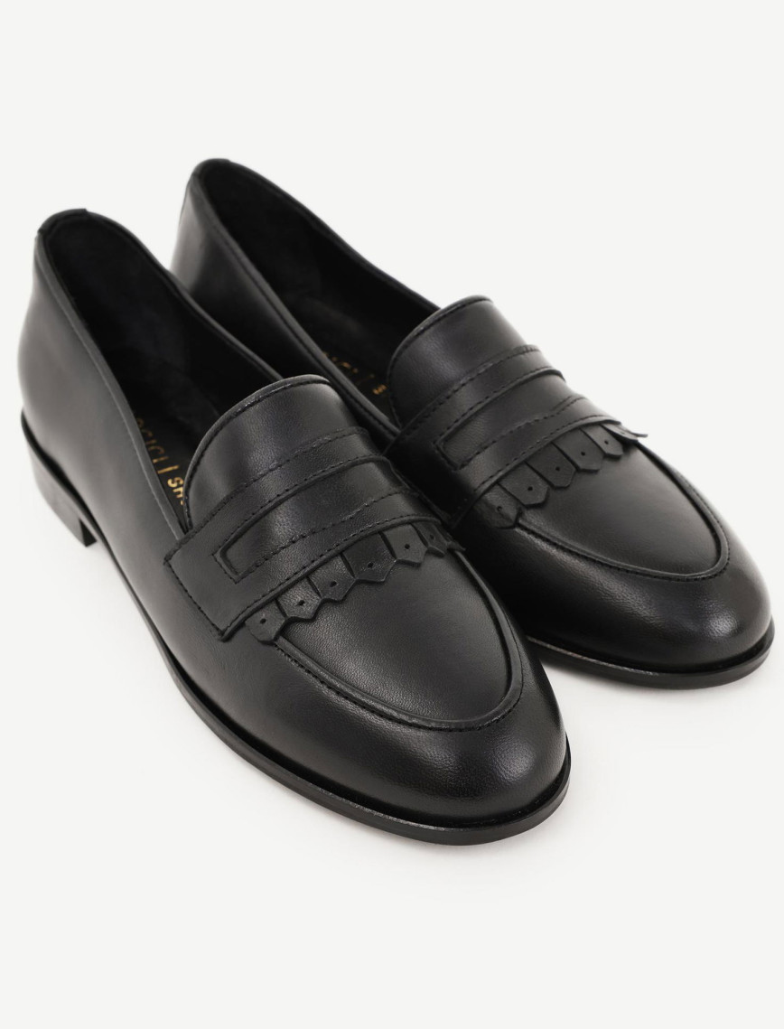 YARGICI Püskül Detaylı Deri Makosen YARGICI Püskül Detaylı Deri Makosen