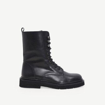 YARGICI Taş Detaylı Deri Bağcıklı Bot YARGICI Taş Detaylı Deri Bağcıklı Bot