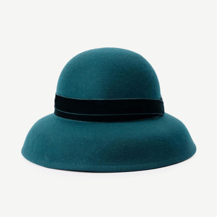 YARGICI Kadife Detaylı Retro Şapka YARGICI Kadife Detaylı Retro Şapka