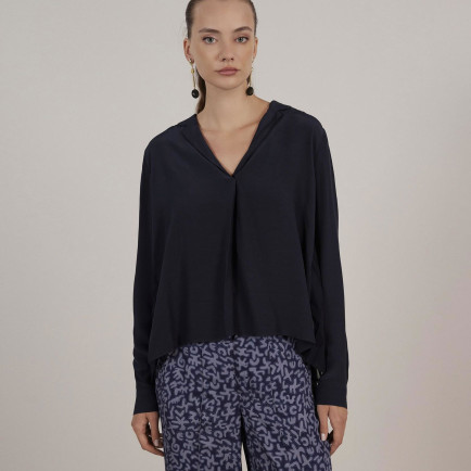 YARGICI Arka Detaylı Bluz YARGICI Arka Detaylı Bluz