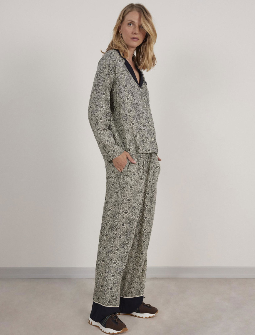 YARGICI Kontrast Detaylı Pijama Üstü YARGICI Kontrast Detaylı Pijama Üstü